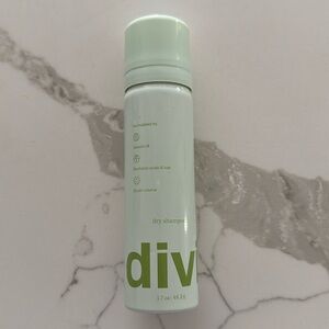🌸5/$25🌸 Divi dry shampoo